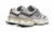 Tênis New Balance 9060 na internet
