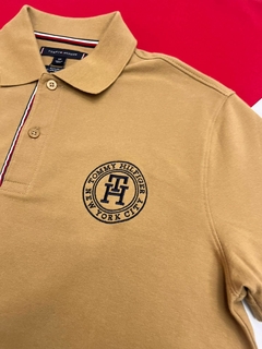 Polo Tommy Hilfiger. en internet