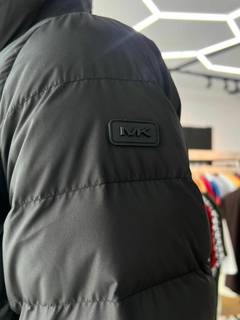 chamarra Michael Kors. en internet