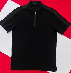 Polo Armani exchange.