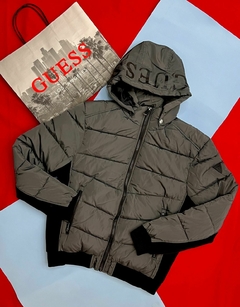 chamarra guess.