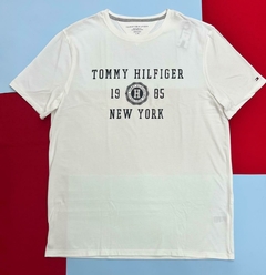 Playera Tommy Hilfiger.