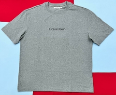 Playera Calvin Klein.