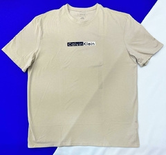 Playera Calvin Klein.