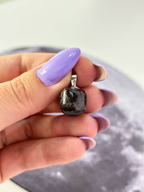 Pingente de Granada - Ousadia, Paixão, Determinação, Força Pessoal, Vitalidade, Libido