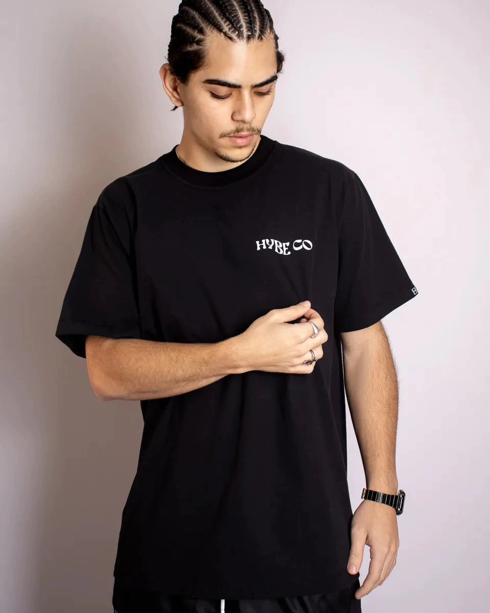 Camiseta Hybe Mountain - Preta