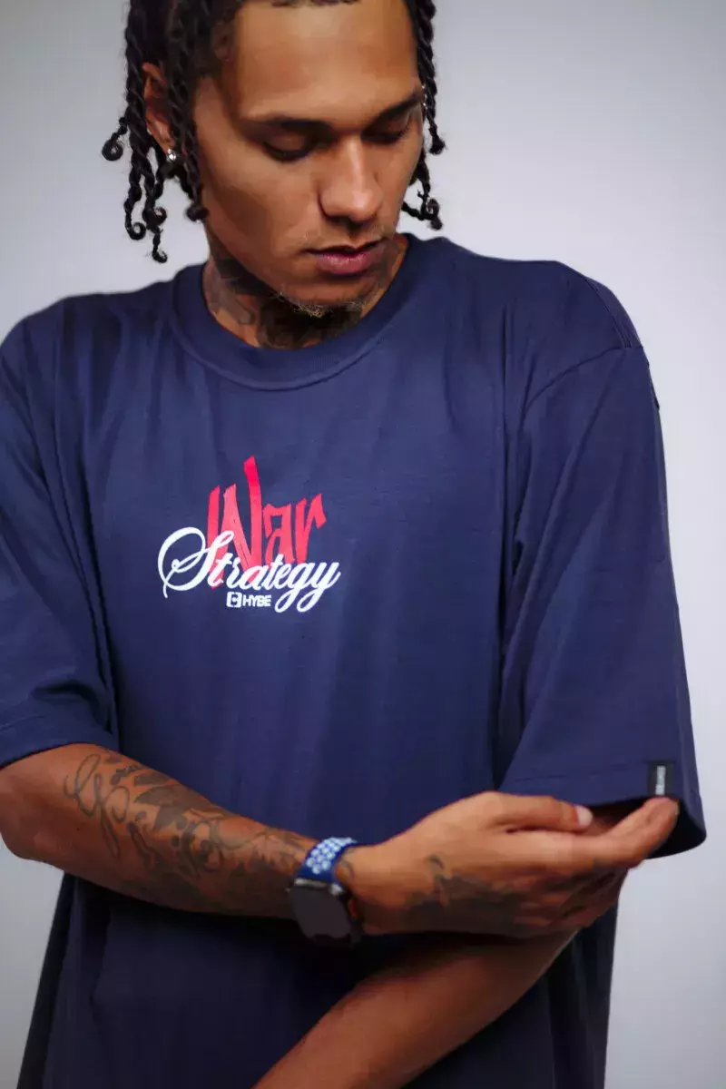CAMISETA HYBE WAR - AZUL MARINHO