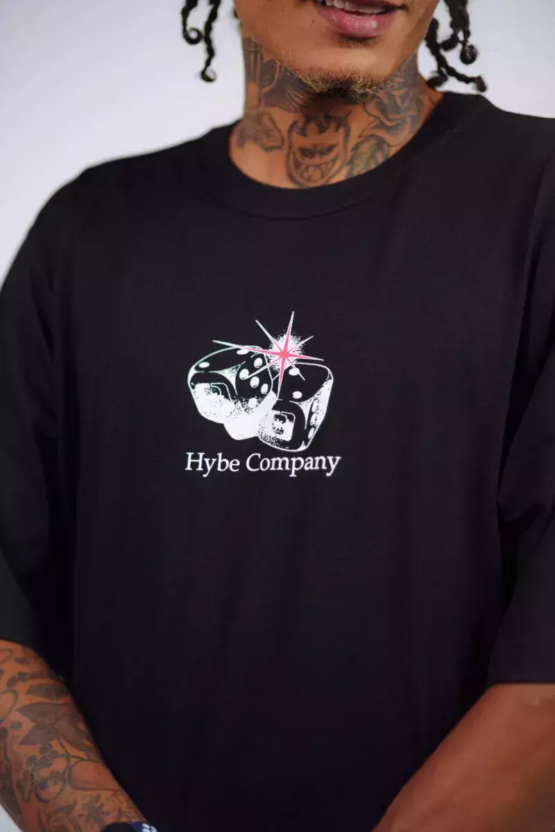CAMISETA HYBE RULES - PRETA