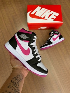 Bota Nike Jordan Feminina na internet