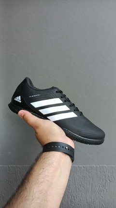 Chuteira Adidas Predator Futsal na internet