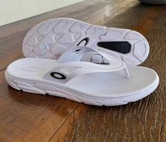 Chinelo Oakley 3.0 Masculino - comprar online
