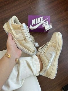 Tênis Nike SB Dunk Ouro Light Prata Premium Feminino - comprar online