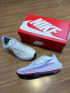 Tênis Nike Zoom Pegasus 40 Branco Lilás Feminino