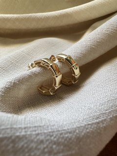 Argola Lisa Camadas Dourado - comprar online