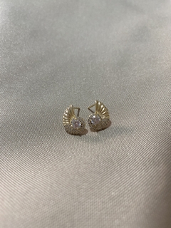Brinco Búzio Cravejado Dourado/Prata - Permita-se Acessórios