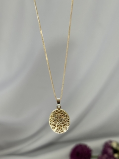 Relicário Oval Dourado na internet
