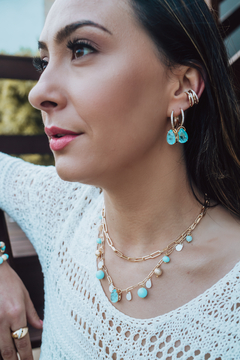 Colar com Gota Fusion Azul e Pingentes Dourado
