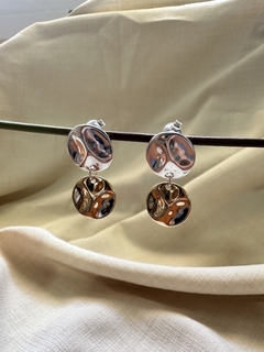 Brinco Medalha Mix de Banhos Dourado - comprar online