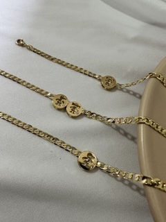 Pulseira Filhos Dourado na internet