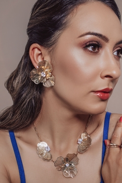 Flor Telada Camadas Dourado