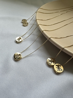 Colar Filhos Dourado na internet