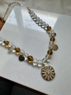 Colar Esperas Transparentes com Pingente Dourado - comprar online