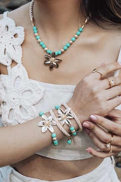 Pulseira Corda Nude com Pingentes Opcionais Dourado