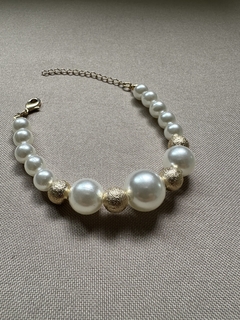 Pulseira Pérola com Esferas Dourado na internet
