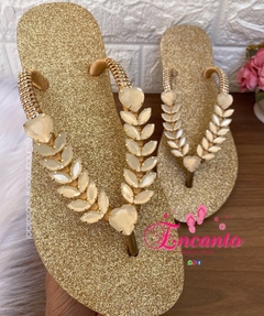 Slin glitter dourada com peça escaminha bege - comprar online