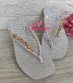 Slin Square glitter prata com piercing borboleta na internet