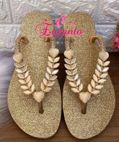 Slin glitter dourada com peça escaminha bege