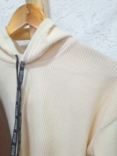 Buzo crop Kara - Lo Veo Lo Quiero