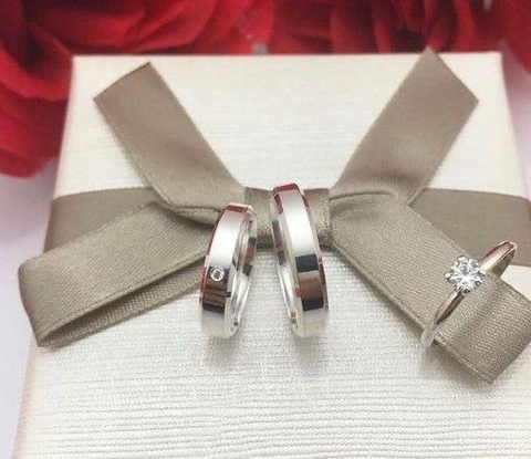 Par de Aliança Chanfrada com Pedra 5mm em Prata 950 - comprar online