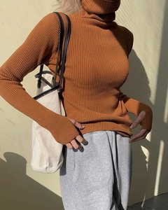 Camisa Manga Longa e Gola Alta
