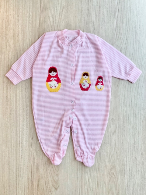 Macacão Bebê Malha Listradinha Rosa das Matrioskas (P)