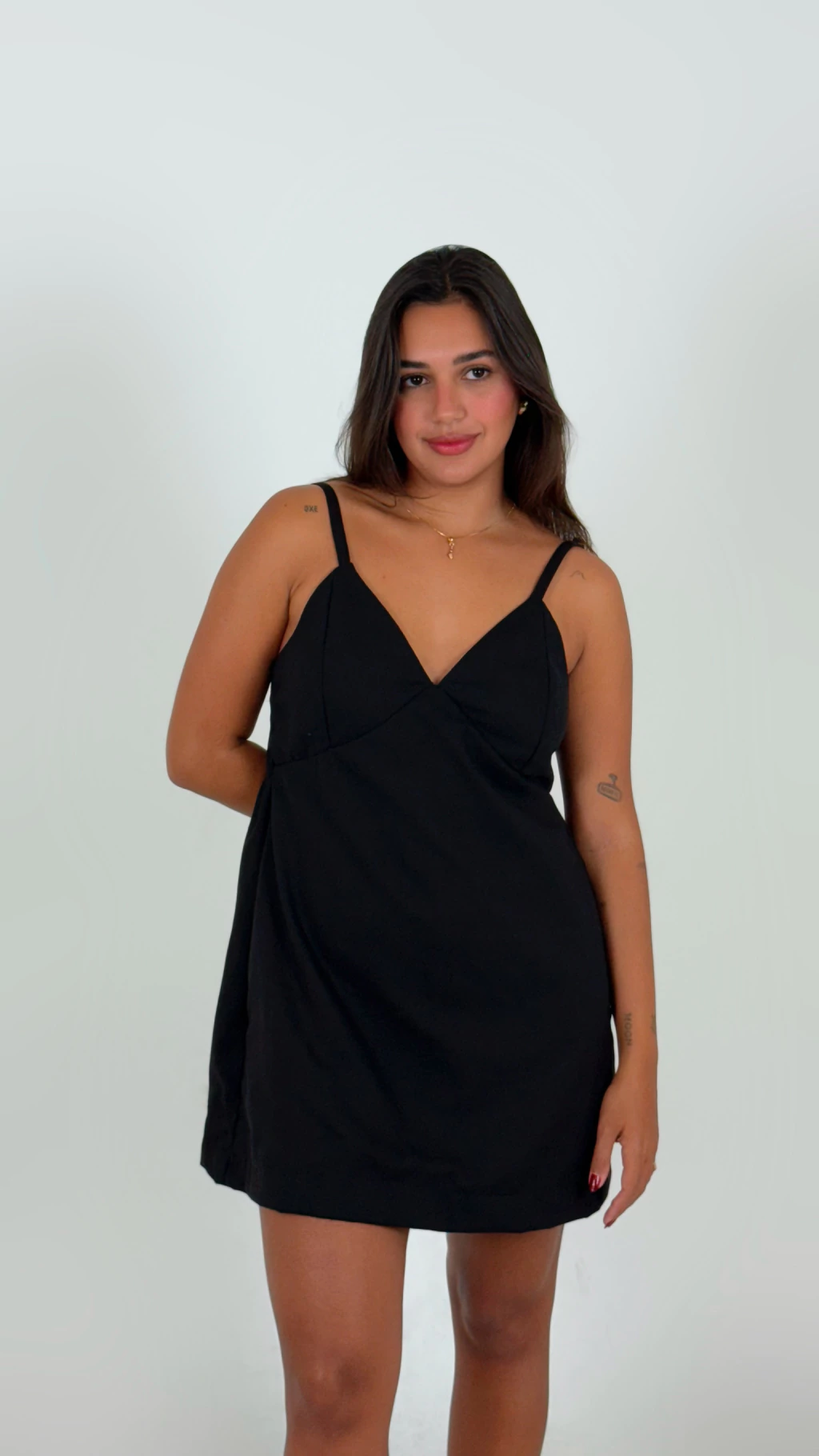 Vestido Curto Lia - Preto