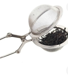 INFUSOR INFUSOR ACERO QUIRÚRGICO CON FORMA DE PINZA.