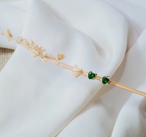 Brinco zircônia coração verde 6mm