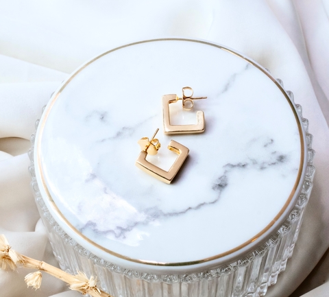 Brinco argola quadrada pequeno