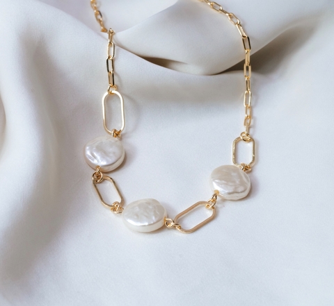 Colar cartier com elos e pérolas