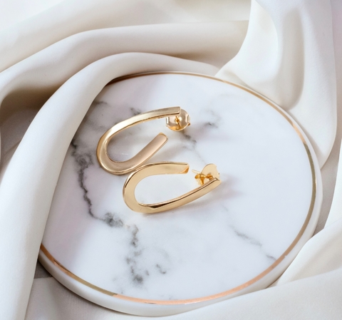 Brinco gota aberta lisa