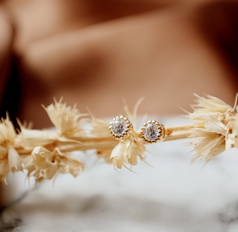 Brinco zircônia redondo