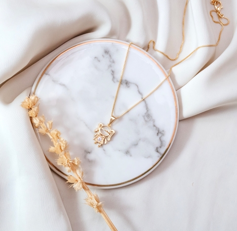 Pingente menina com zircônias