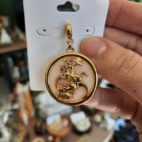 Pingente São Jorge com resina - Dourado