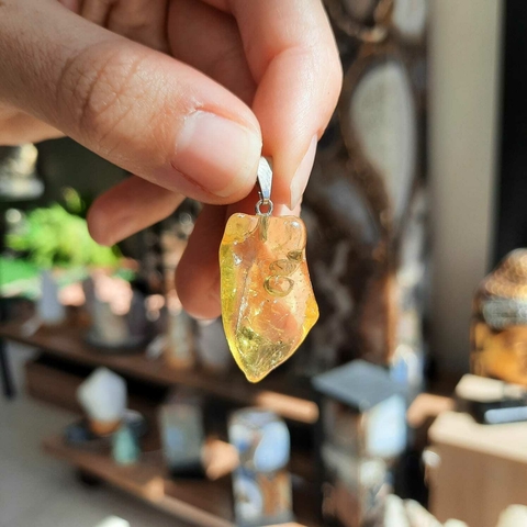 PINGENTE ÂMBAR BRUTO