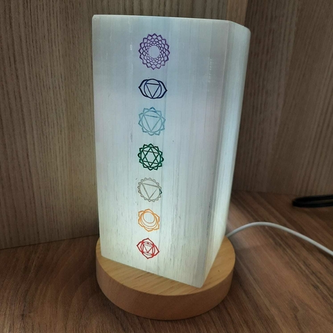 Luminária Selenita Chakras 15cm - Base Led Branca