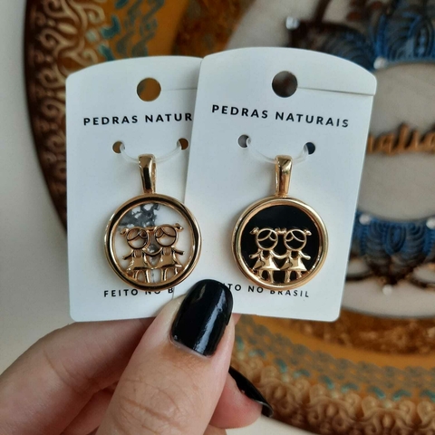 PINGENTE DUAS FILHAS - MOD. REDOMA - comprar online