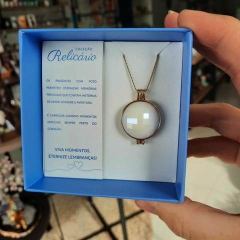 RELICÁRIO - BRANCO PÉROLA FACETADO - comprar online