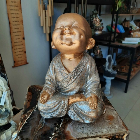 Monge Sorrindo com brilho - G