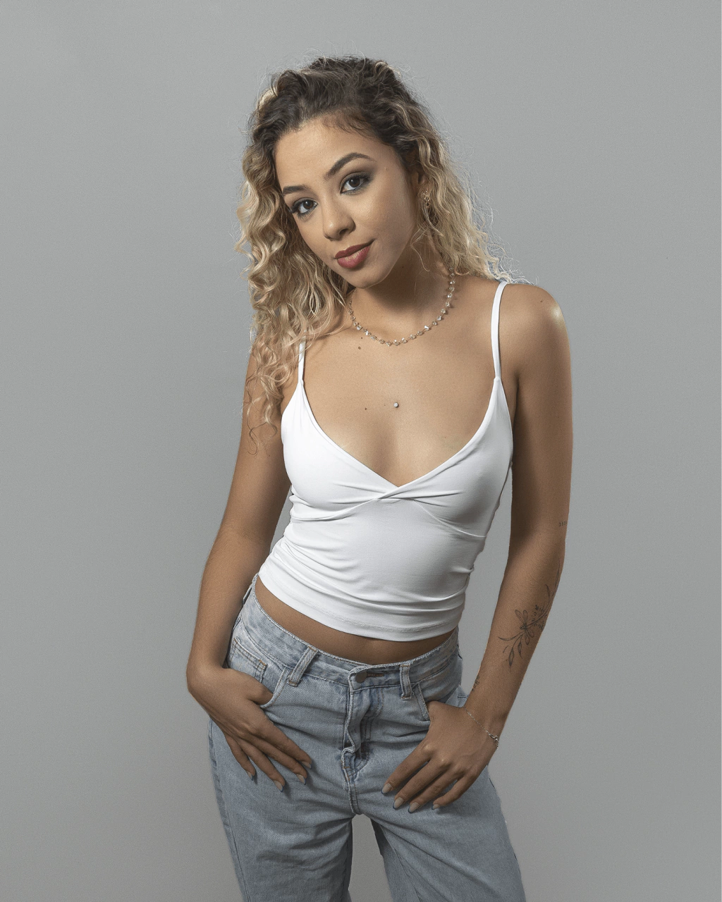 Regata Decote V - Branca